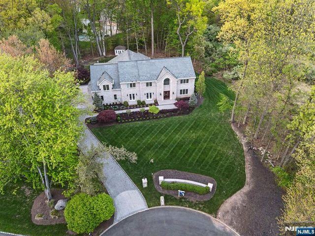 7 Orchard Lane, Old Tappan, NJ 07675