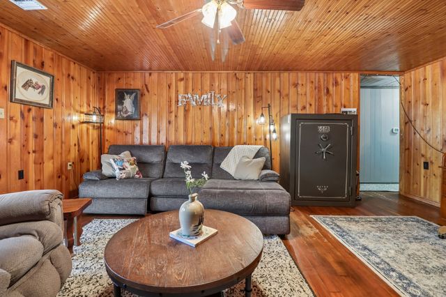 13110 County Road 4016, Kemp, TX 75143