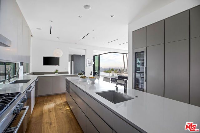 1517 Oriole Lane, Los Angeles, CA 90069