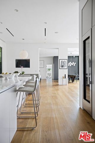 1517 Oriole Lane, Los Angeles, CA 90069