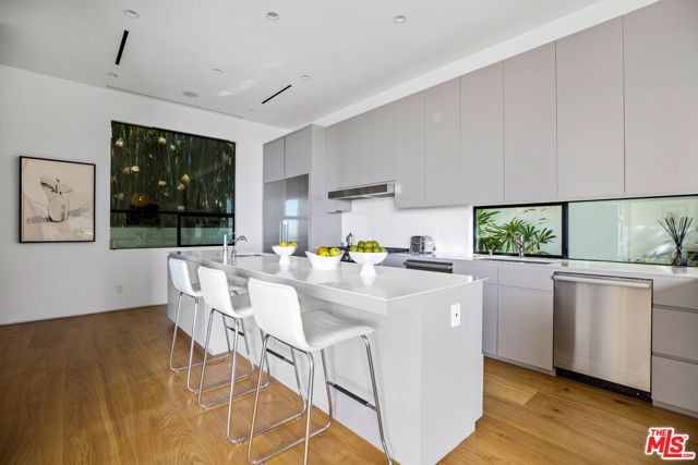 1517 Oriole Lane, Los Angeles, CA 90069