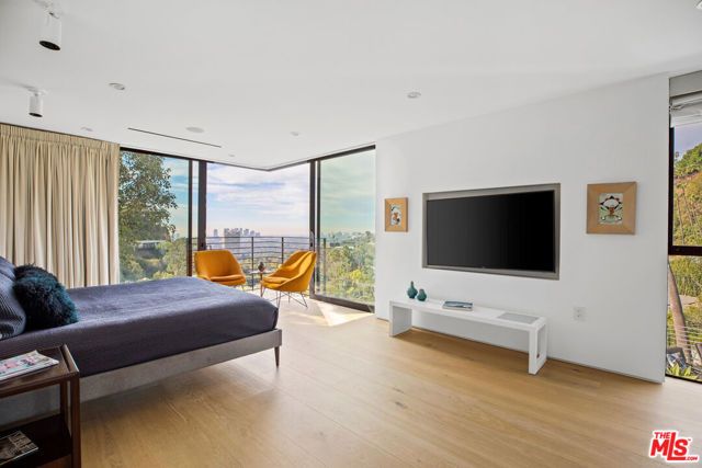 1517 Oriole Lane, Los Angeles, CA 90069