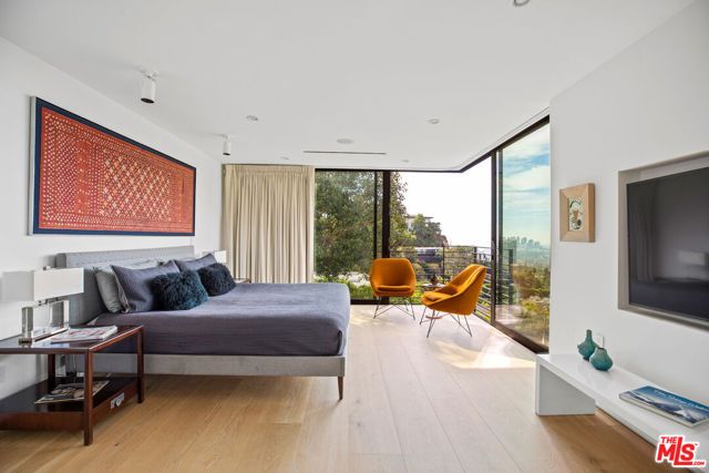 1517 Oriole Lane, Los Angeles, CA 90069