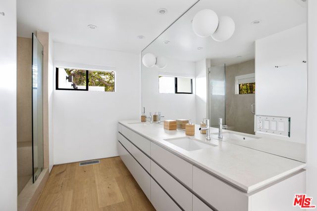 1517 Oriole Lane, Los Angeles, CA 90069