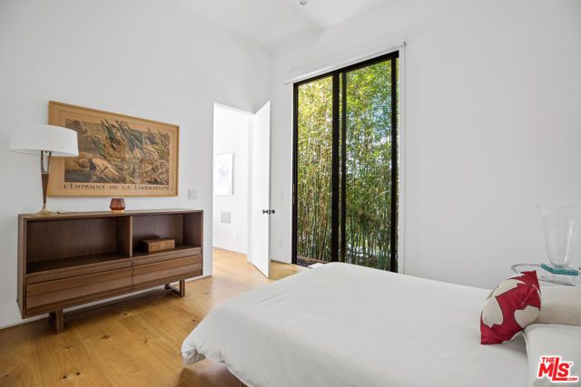 1517 Oriole Lane, Los Angeles, CA 90069