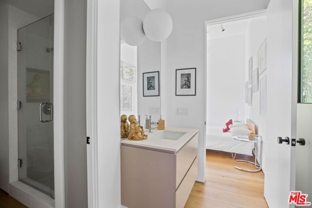 1517 Oriole Lane, Los Angeles, CA 90069