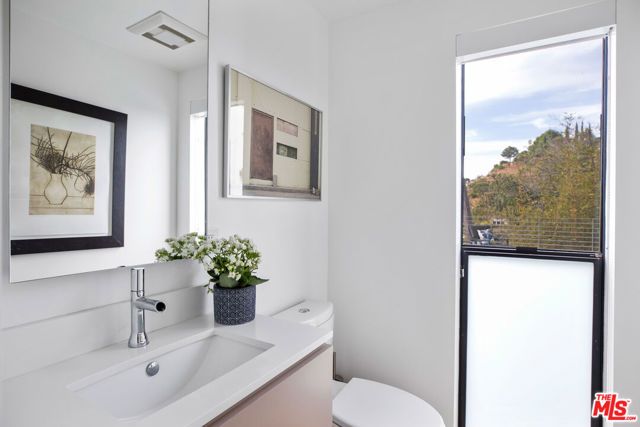 1517 Oriole Lane, Los Angeles, CA 90069