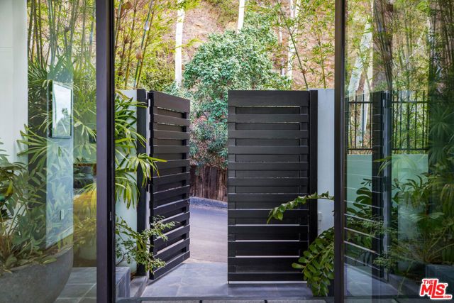 1517 Oriole Lane, Los Angeles, CA 90069