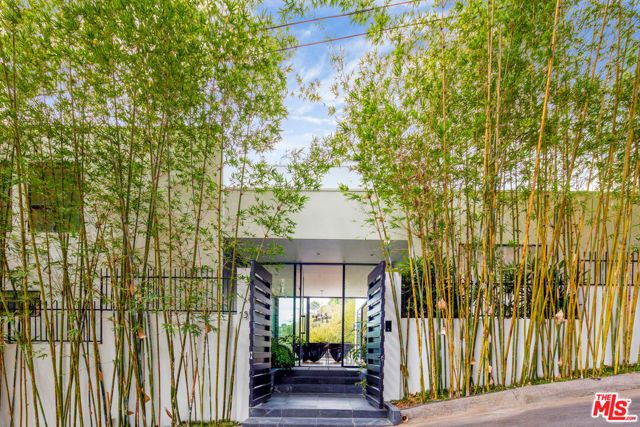 1517 Oriole Lane, Los Angeles, CA 90069