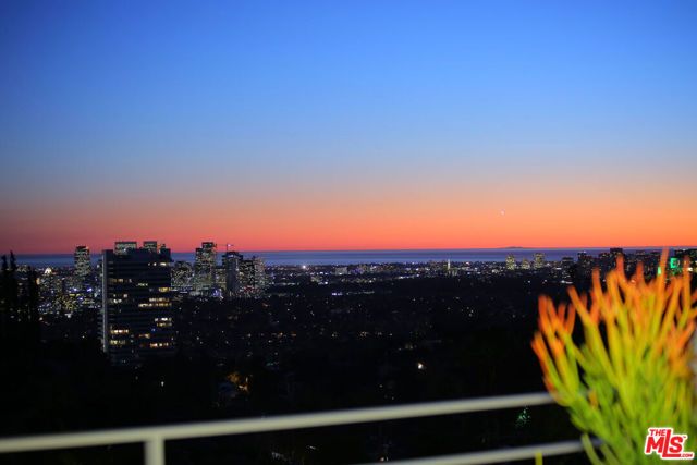 1517 Oriole Lane, Los Angeles, CA 90069