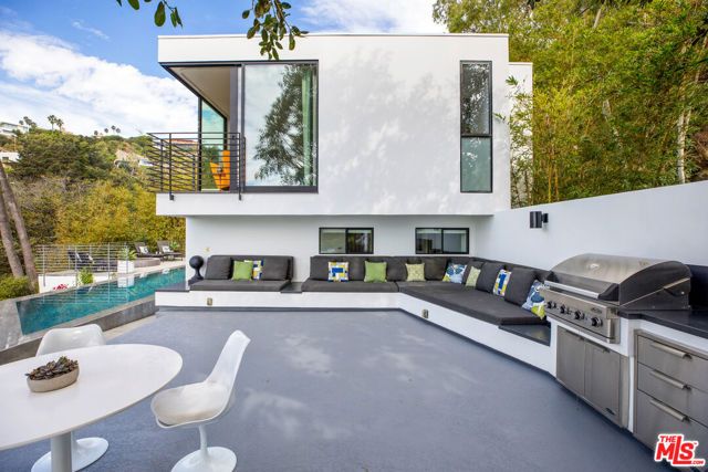 1517 Oriole Lane, Los Angeles, CA 90069