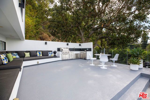 1517 Oriole Lane, Los Angeles, CA 90069