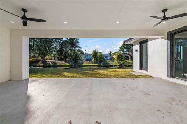 621 NW 42nd Avenue, Coconut Creek, FL 33066