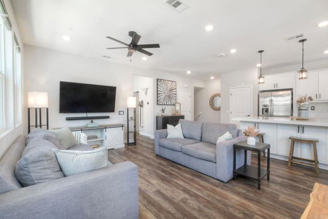 2510 Cheyne Way, Oceanside, CA 92056