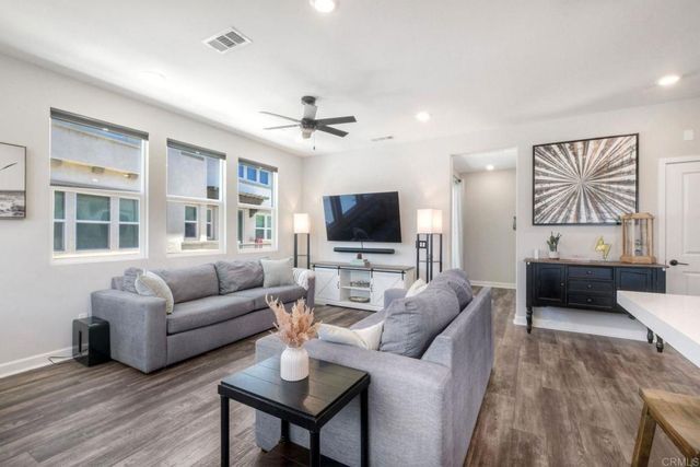 2510 Cheyne Way, Oceanside, CA 92056
