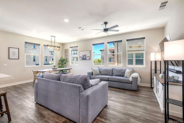 2510 Cheyne Way, Oceanside, CA 92056