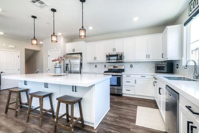 2510 Cheyne Way, Oceanside, CA 92056