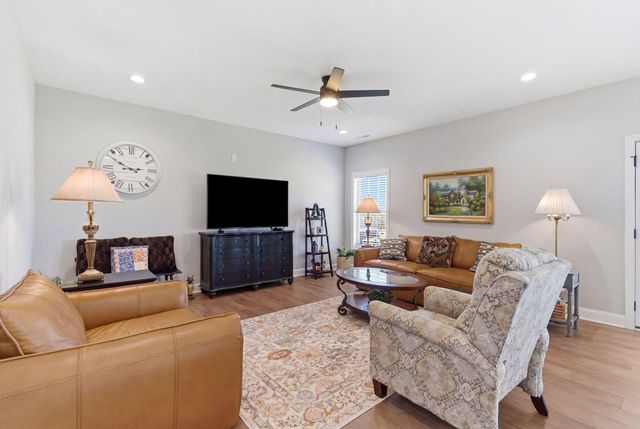 202 Carhartt Drive, Richmond, KY 40475