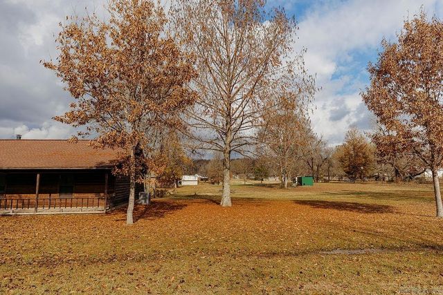 17 Oak Creek, Conway, AR 72032