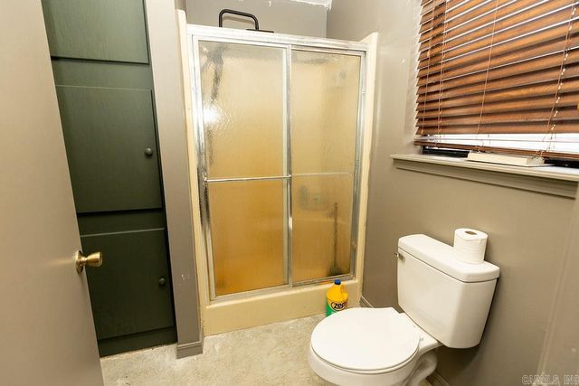 17 Oak Creek, Conway, AR 72032