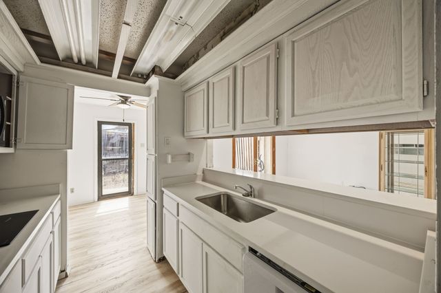 438 Arborview Drive, Garland, TX 75043