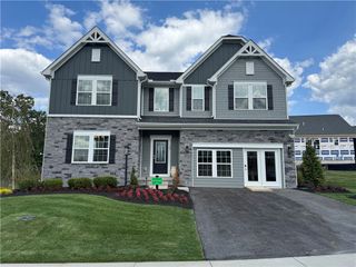 142 Victoria Dr, Coraopolis, PA 15108