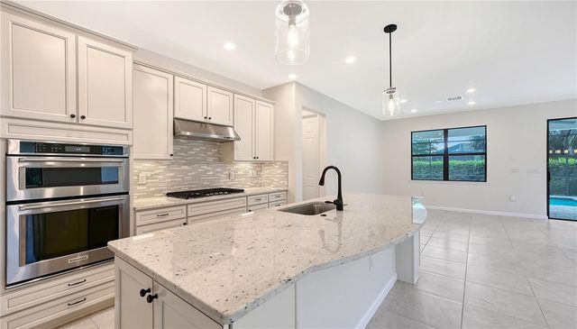 5721 SWEET LEAF WAY, Sarasota, FL 34238