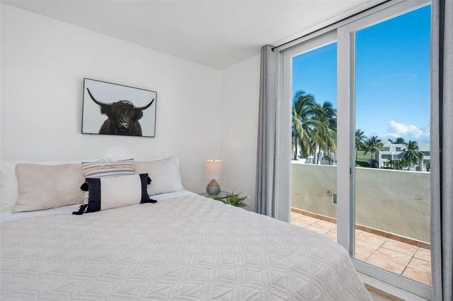 Villas de COSTA DORADA H3, Dorado, PR 00646