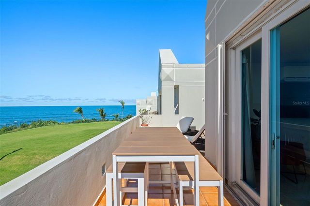 Villas de COSTA DORADA H3, Dorado, PR 00646