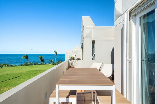 Villas de COSTA DORADA H3, Dorado, PR 00646