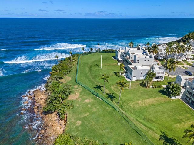 Villas de COSTA DORADA H3, Dorado, PR 00646