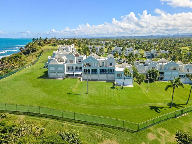 Villas de COSTA DORADA H3, Dorado, PR 00646