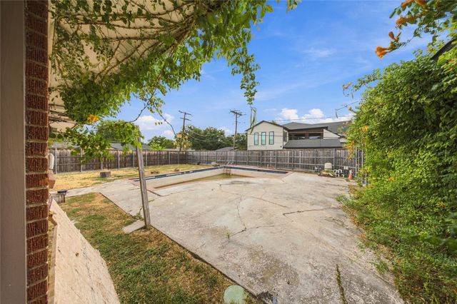 3660 Warick Drive, Dallas, TX 75229