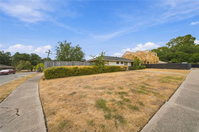 3660 Warick Drive, Dallas, TX 75229