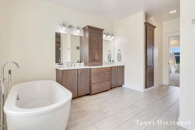 6129 W Bay Court, Hudsonville, MI 49426