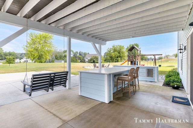 6129 W Bay Court, Hudsonville, MI 49426