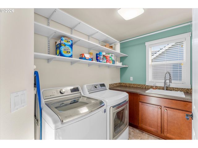 6625 LARISSA Ln, Gladstone, OR 97027