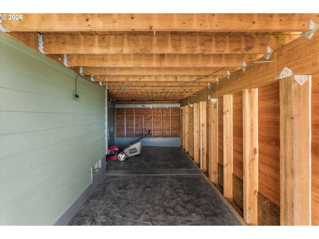 6625 LARISSA Ln, Gladstone, OR 97027