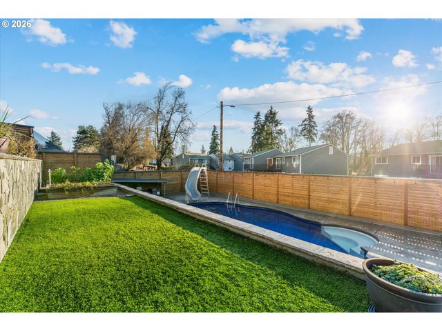 6625 LARISSA Ln, Gladstone, OR 97027