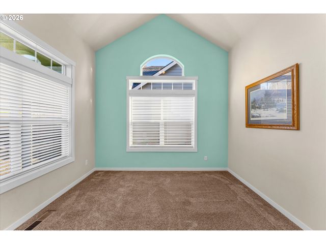 6625 LARISSA Ln, Gladstone, OR 97027