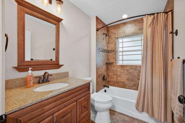 13227 SE 56th Circle, Okeechobee, FL 34974