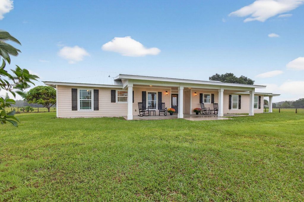 13227 SE 56th Circle, Okeechobee, FL 34974