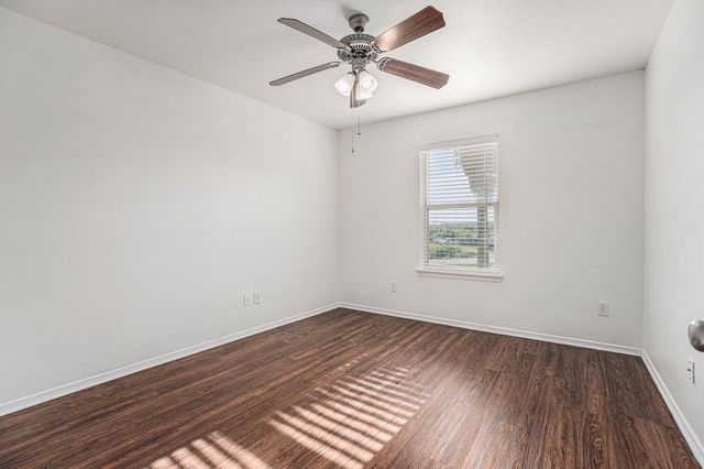 602 Chase More Court, Bacliff, TX 77518