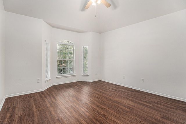 602 Chase More Court, Bacliff, TX 77518