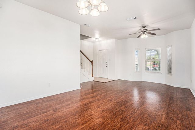602 Chase More Court, Bacliff, TX 77518