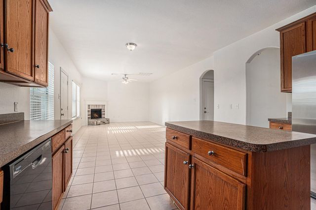 602 Chase More Court, Bacliff, TX 77518