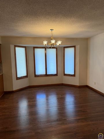 7830 SE Ratner RD, Berryton, KS 66409