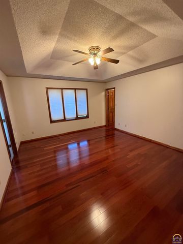 7830 SE Ratner RD, Berryton, KS 66409