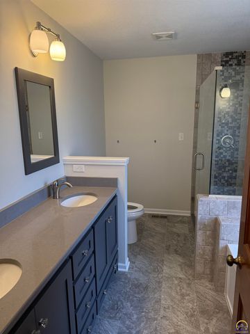 7830 SE Ratner RD, Berryton, KS 66409