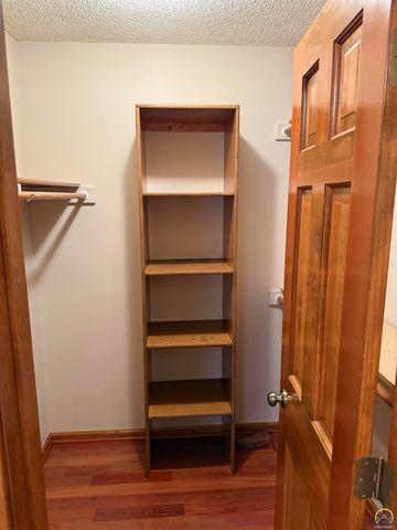 7830 SE Ratner RD, Berryton, KS 66409